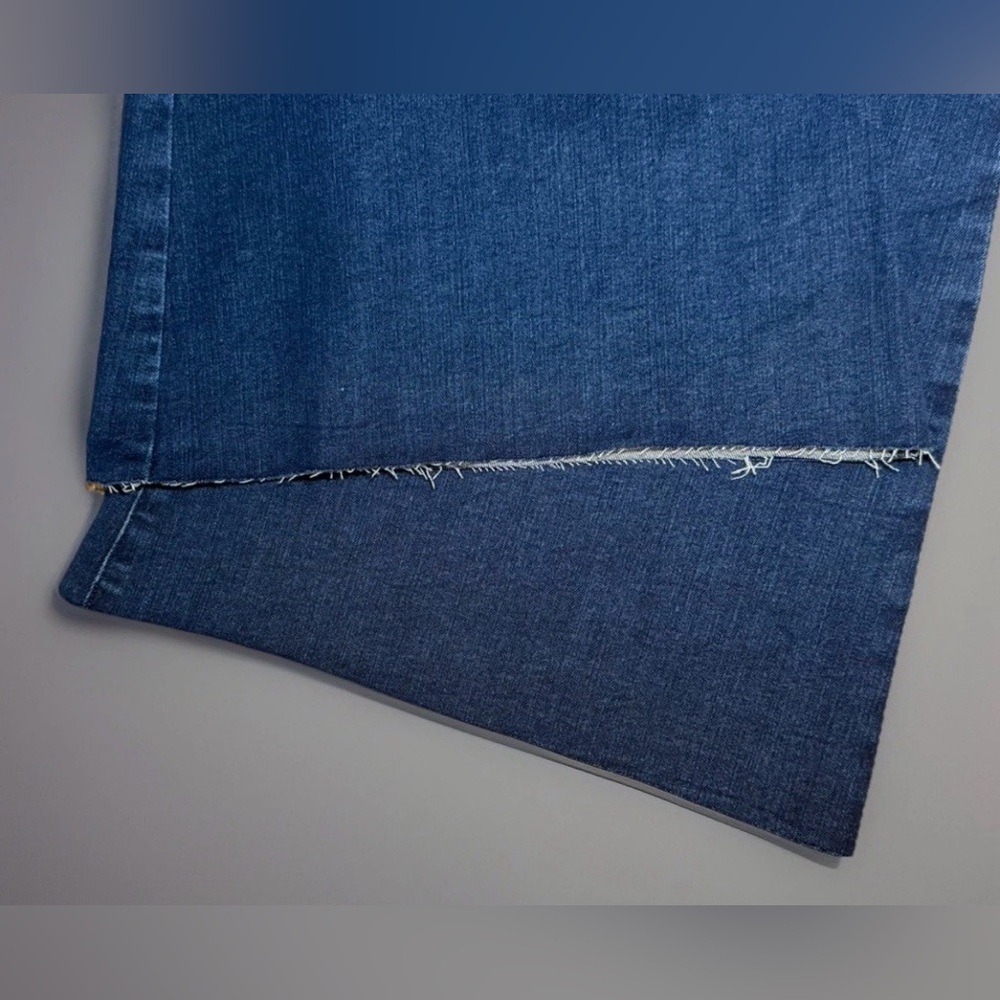 NWT Express Jeans Womens Blue 70s Flare Mid Rise Stretch Denim XL Short 38x31 - Picture 6 of 13